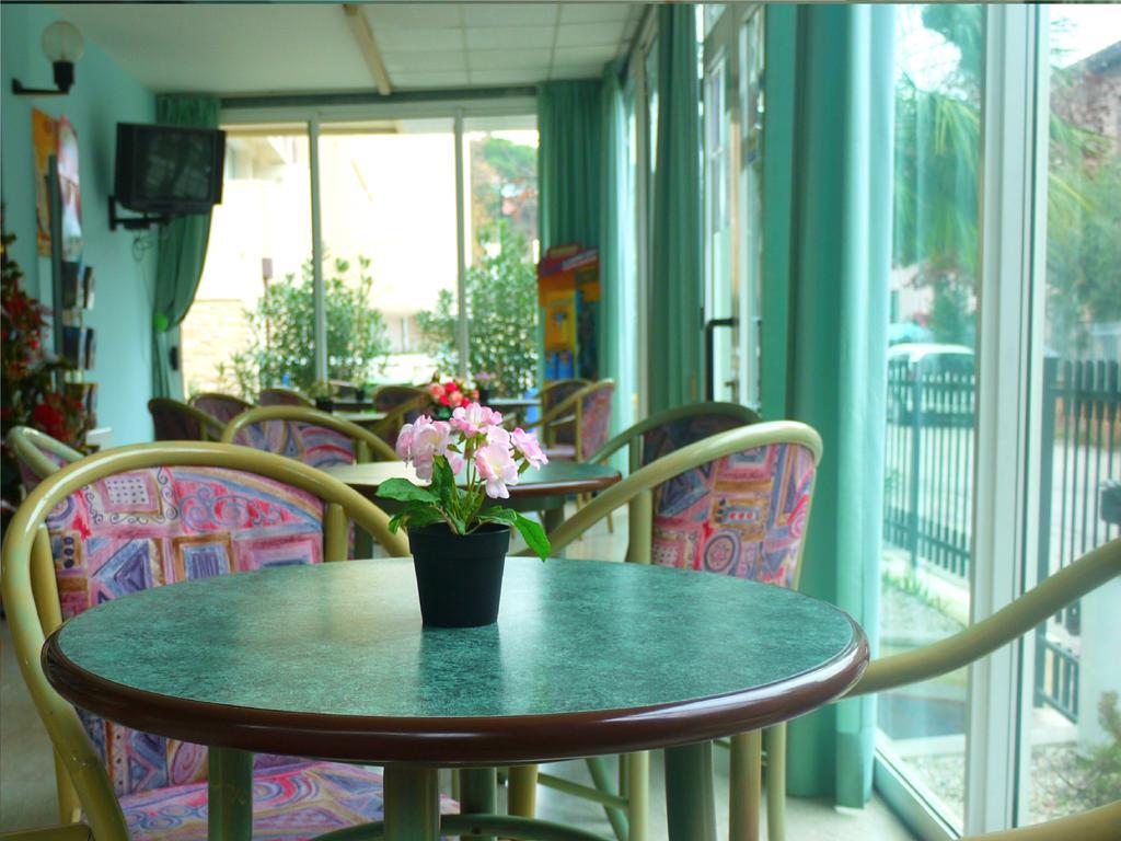 Hotel Maena Rimini Exterior photo