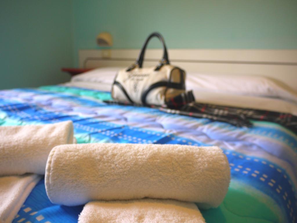 Hotel Maena Rimini Room photo