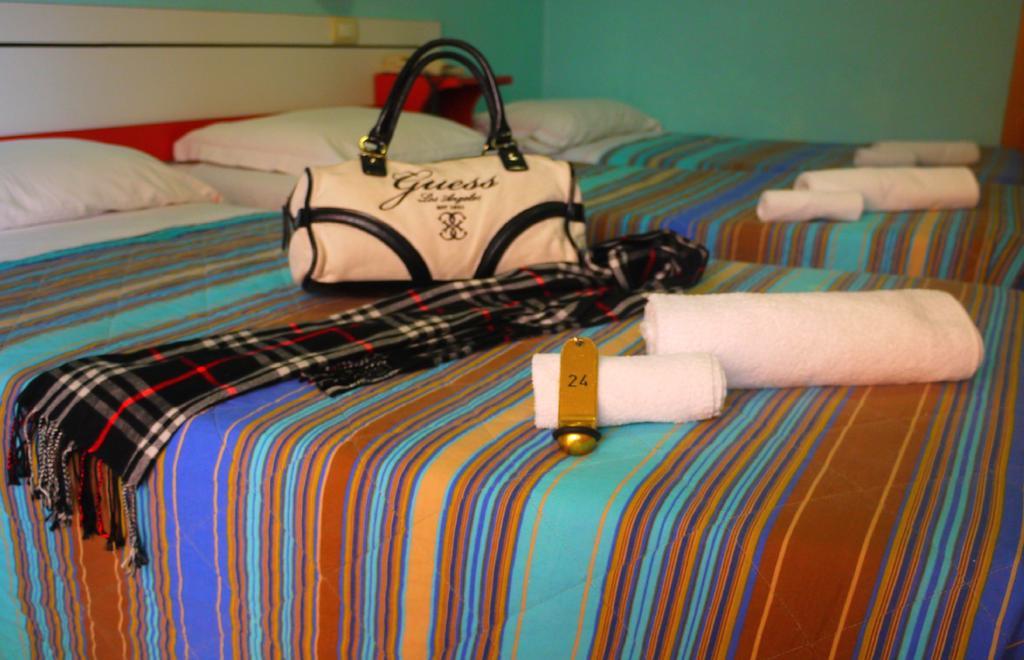 Hotel Maena Rimini Room photo