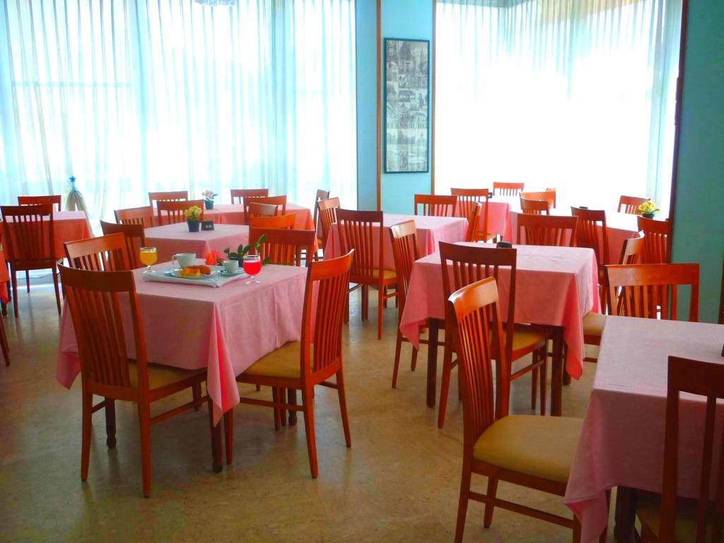 Hotel Maena Rimini Exterior photo